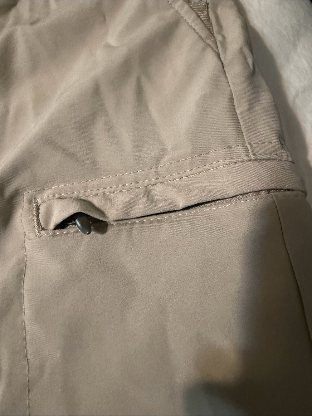 IZOD Golf swingflex cargo shorts - Picture 7 of 8